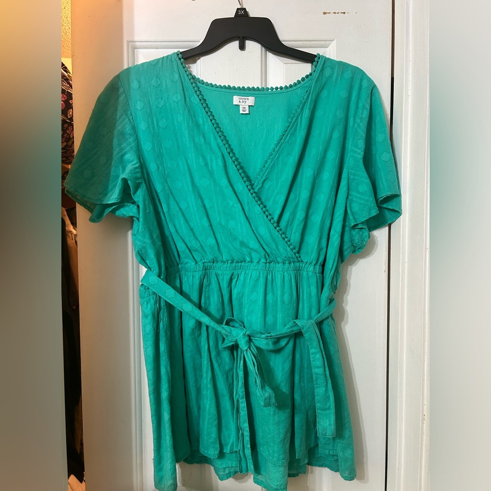 Crown & Ivy Green Peplum Blouse W/Tie Belt Size 3X